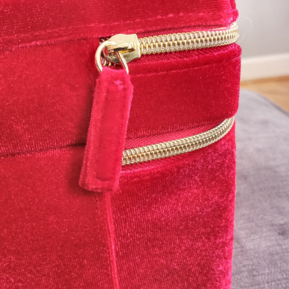 'Estee Lauder' Large Red Velvet Cosmetic Case NWOT - Picture 5 of 9